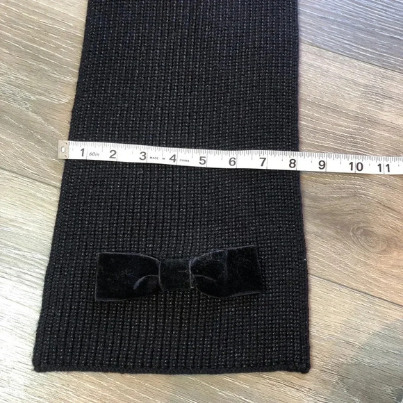 Kate Spade New York Grosgrain Bow Muffler Knit Scarf Black With Black Velvet Bow - Picture 6 of 6